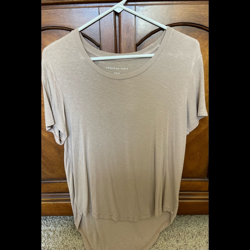 American Eagle tee. Size medium